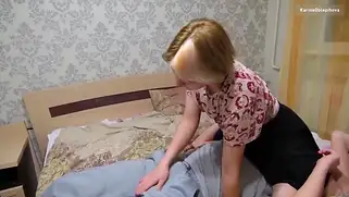 Сосед естественно не за солью пришел, а трахнуть студентку в коротенькой юбочке