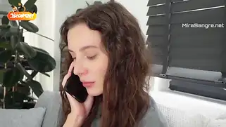 Жена не может нормально йогой позаниматься, ибо парень всегда лезет с сексом на кухне