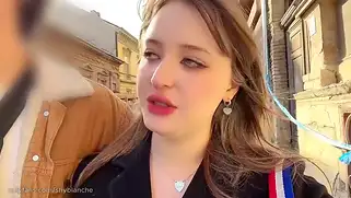 Поклонник онлифанс модели отваливает бабки за классный секс с куколкой
