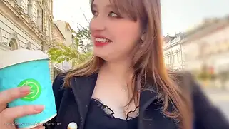 Поклонник онлифанс модели отваливает бабки за классный секс с куколкой
