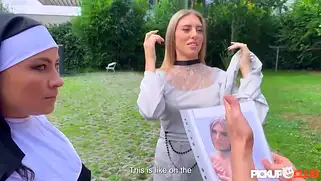 Монашка в шоке со своей подопечной — сука ебется с незнакомцем прямо на улице