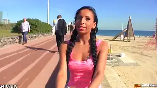 Лару трахают в отеле и заливают спермой после ебли со сводным братом.