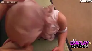 Пышка сосёт и трахается раком с большим хуем