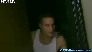 На медосмотре молодим и красивым парням отсосали хуи и подрочили
