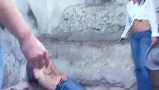 Классная групповушка с двумя телочками в диких условиях