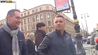 Русские пикаперы привели телку в бильярдную и поимели в жопу