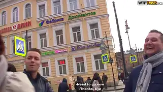 Русские пикаперы привели телку в бильярдную и поимели в жопу