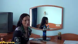 Симпатичной польке в чулочках кончают в рот после страстной ебли