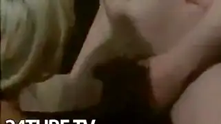 Лысый мужик становится жертвой возбужденной женщины в психиатрической больнице