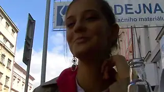 Пикаперу удалось дать в рот телке и выебать сучку прямо на улице