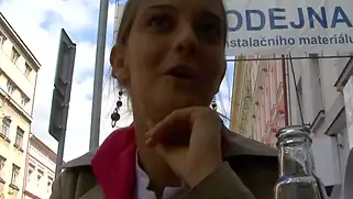 Пикаперу удалось дать в рот телке и выебать сучку прямо на улице